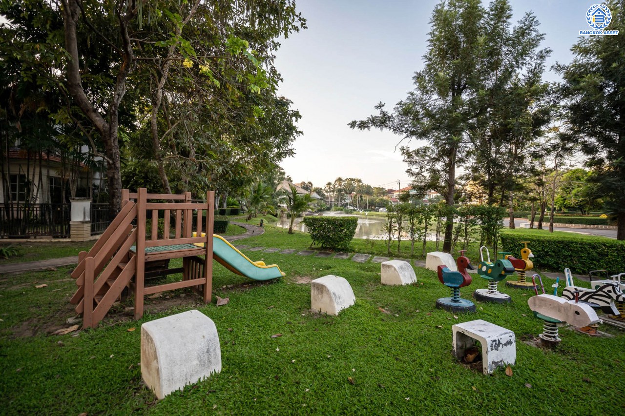 บ้านมือสองตกแต่งใหม่ โครงการ มัณฑนา วัชรพล-รามอินทรา2 หลังมุม เนื้อที่ 74.2 ตร.ว. ฟังก์ชัน 3 ห้องนอน 3 ห้องน้ำ จอดรถได้ 2 คัน พร้อม Living Room กว้างขวาง บนทำเลใจกลางเมือง! เชื่อมต่อทั้งถนนเกษตร-นวมินทร์, ลาดพร้าว, รัชโยธินฯ ใกล้ทางด่วน "รามอินทรา–อาจณรงค์" และรถไฟฟ้าสายสีน้ำตาล "สถานีโรงเรียนสตรีวิทยา2"...